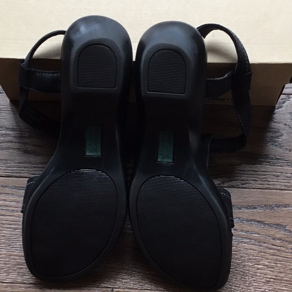 Walking cradles size 8 wide black Sandals - Picture 2 of 4